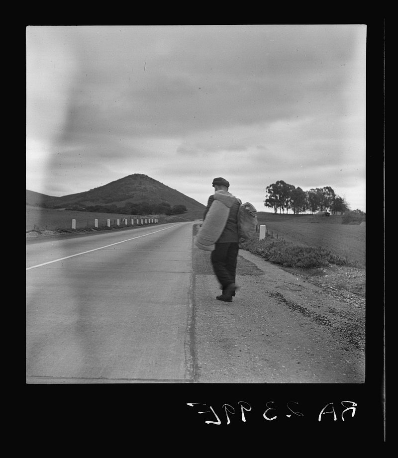Police escorting transients out of Los Angeles County