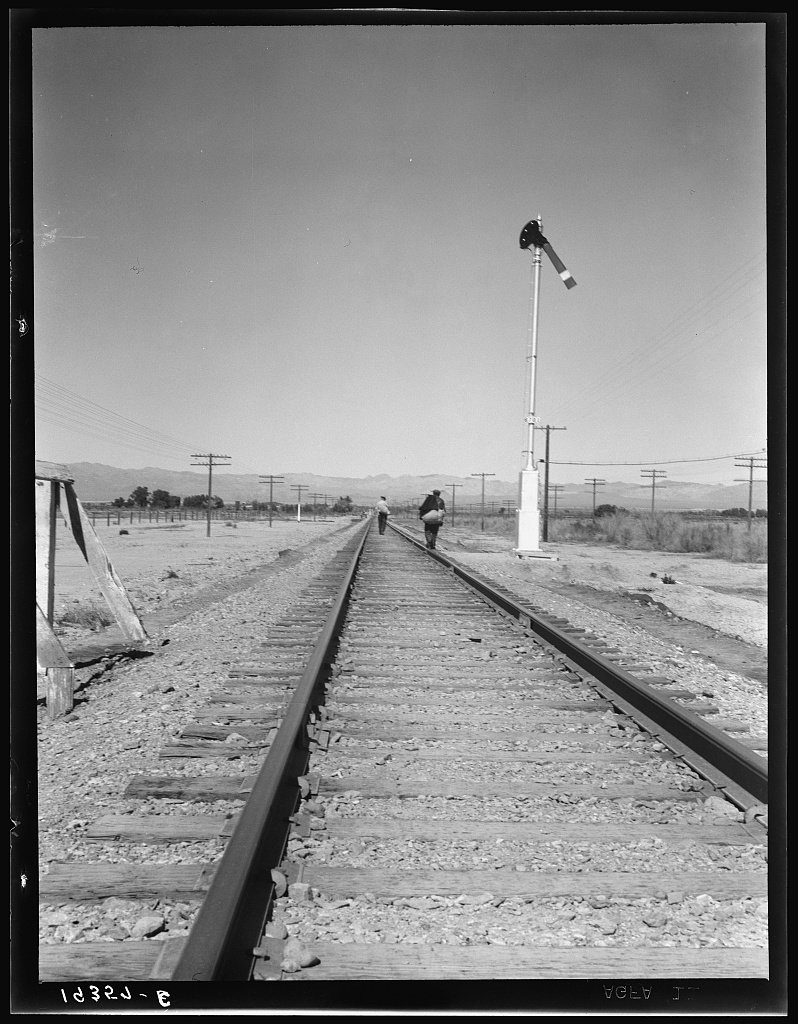Bindle men along the Calipatria tracks